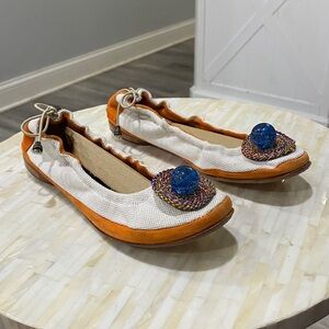 GEORGINA GOODMAN Women's White and Orange Ballet Flats SIZE 5